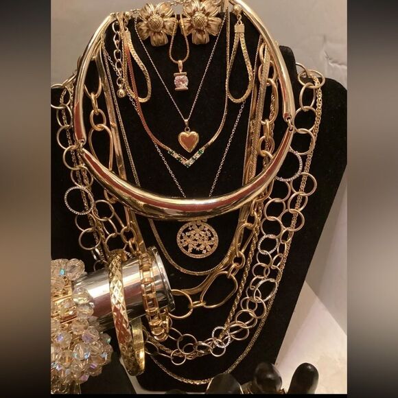 HUGE 4 LB Vintage 2 Modern PREMIUM JEWELRY MYSTERY BOX Lot- MOSTLY wearable - Picture 9 of 14